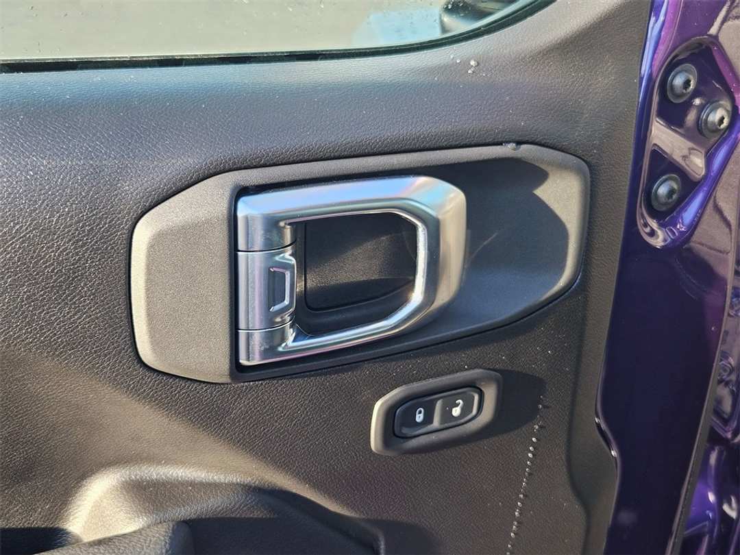 2026 Jeep Gladiator Sport - Image 11