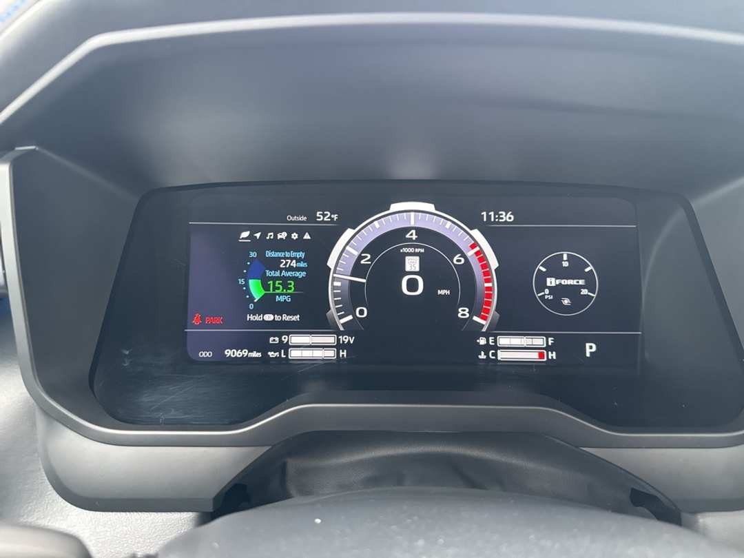 2024 Toyota Tundra Platinum - Image 18