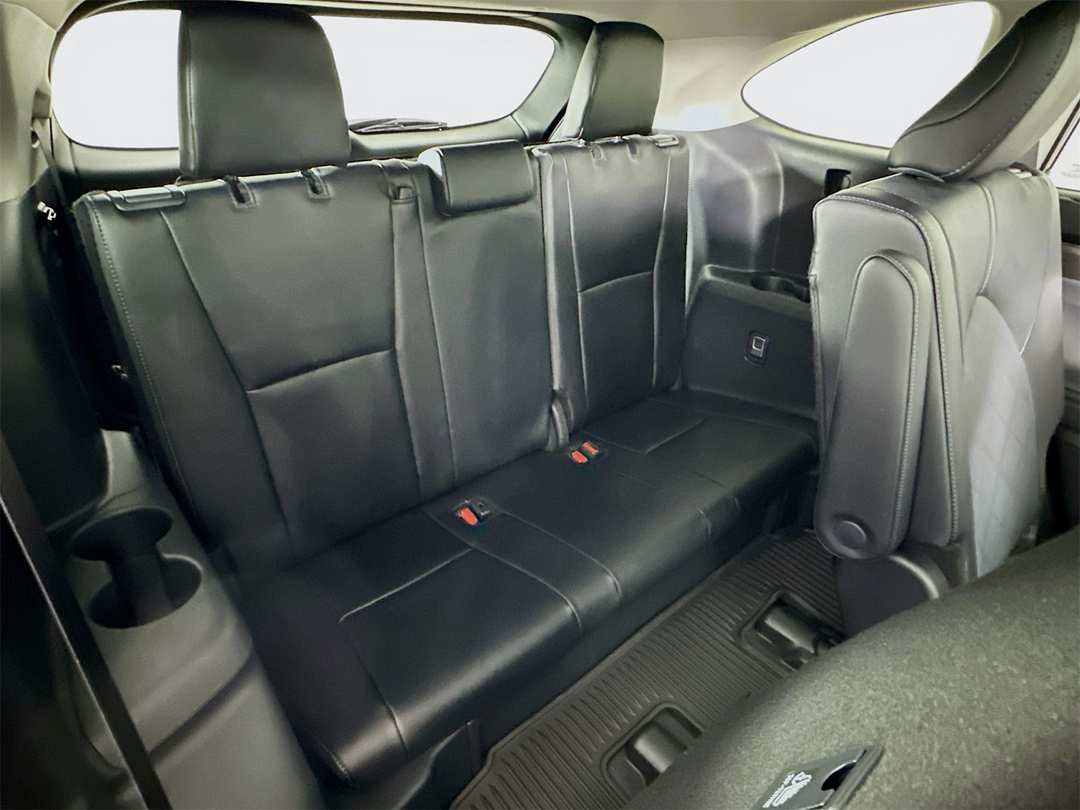 2026 Toyota Highlander Platinum - Image 29