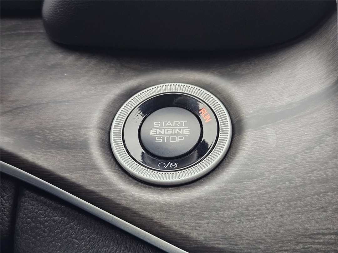 2025 Jeep Grand Cherokee L Limited - Image 17