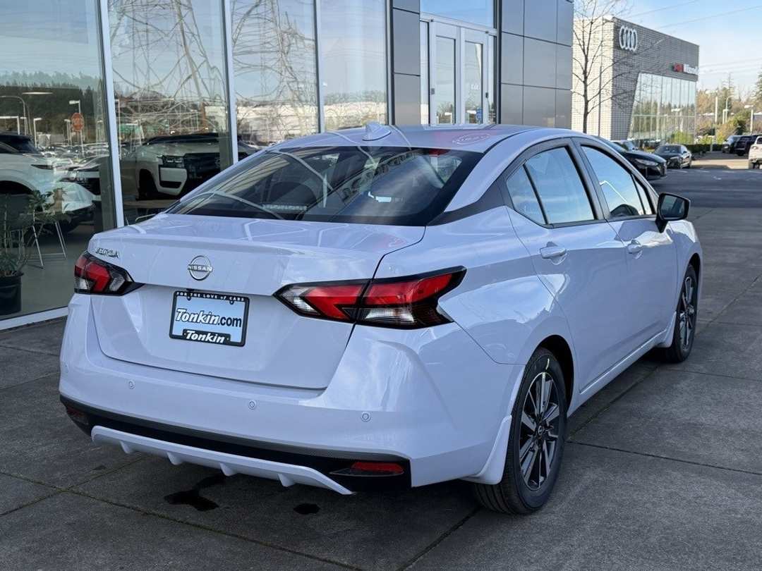 2025 Nissan Versa 1.6 SV - Image 7