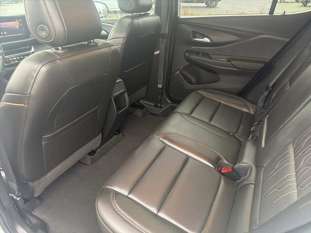 2025 Buick Envista Avenir - Image 18