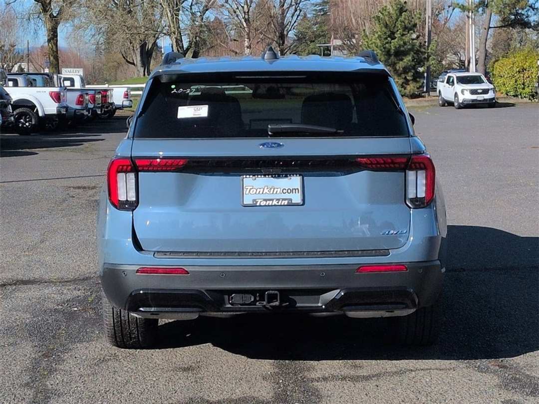 2026 Ford Explorer STLine - Image 4