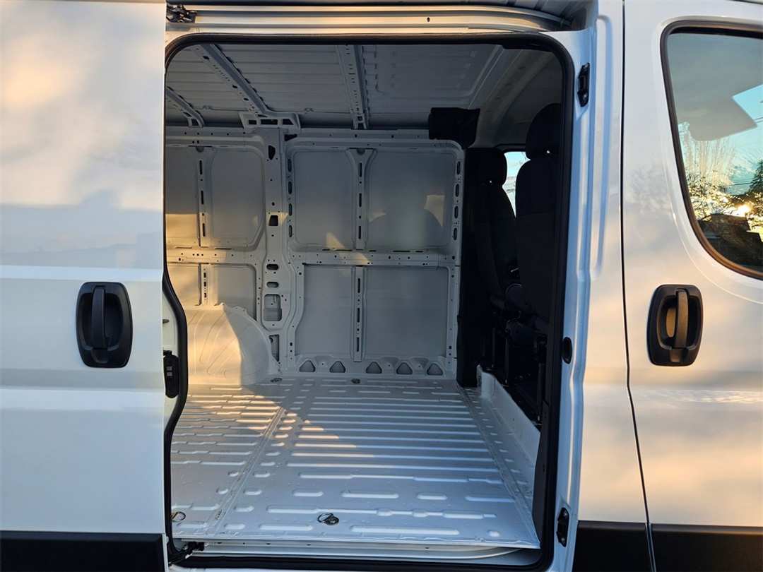 2026 Ram Promaster 1500 Low Roof - Image 32