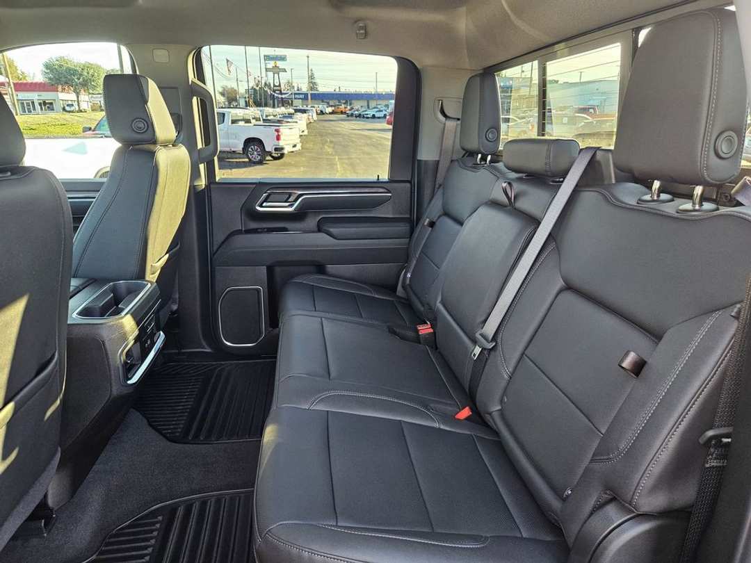 2026 Chevrolet Silverado 2500Hd LTZ - Image 31