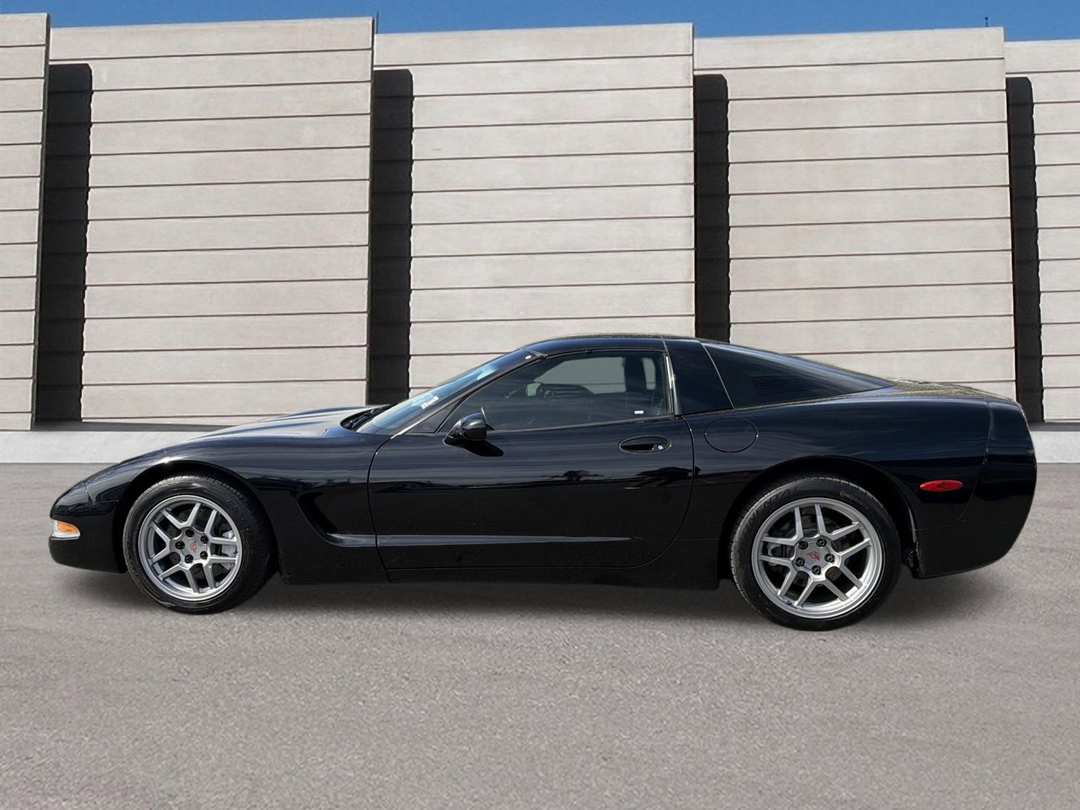 2004 Chevrolet Corvette - Image 2