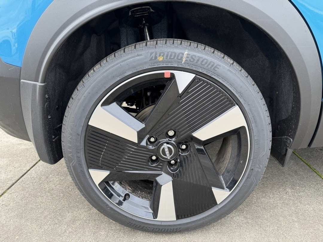 2026 Nissan Kicks SR - Image 9