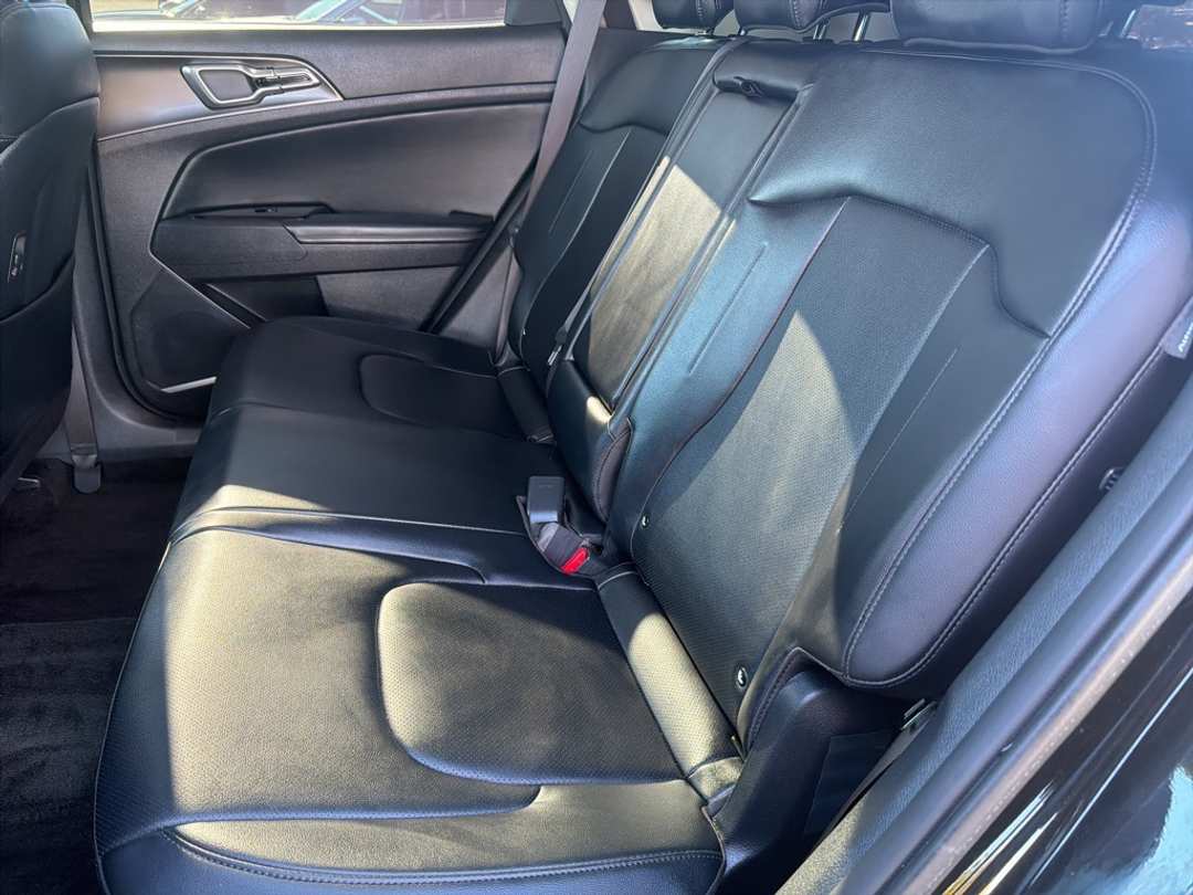 2024 Kia Sportage EX - Image 17