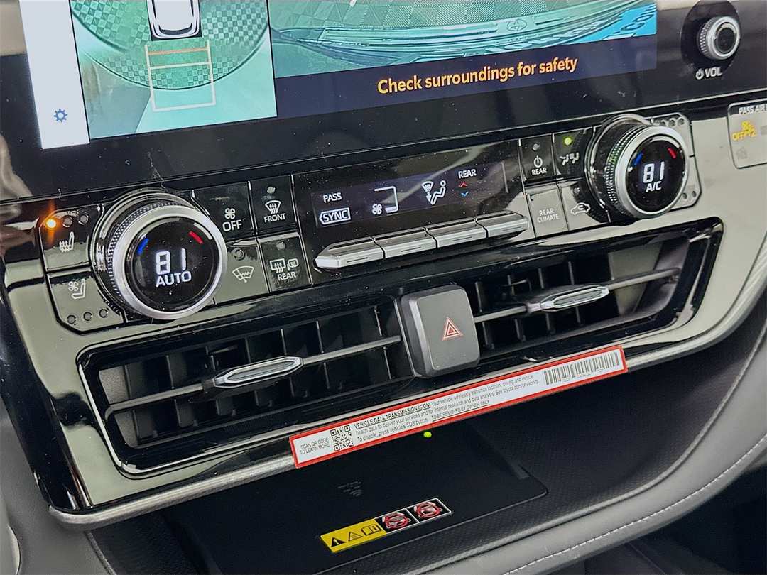 2026 Toyota Highlander Platinum - Image 16