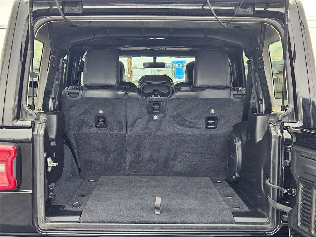 2022 Jeep Wrangler Unlimited Rubicon - Image 32