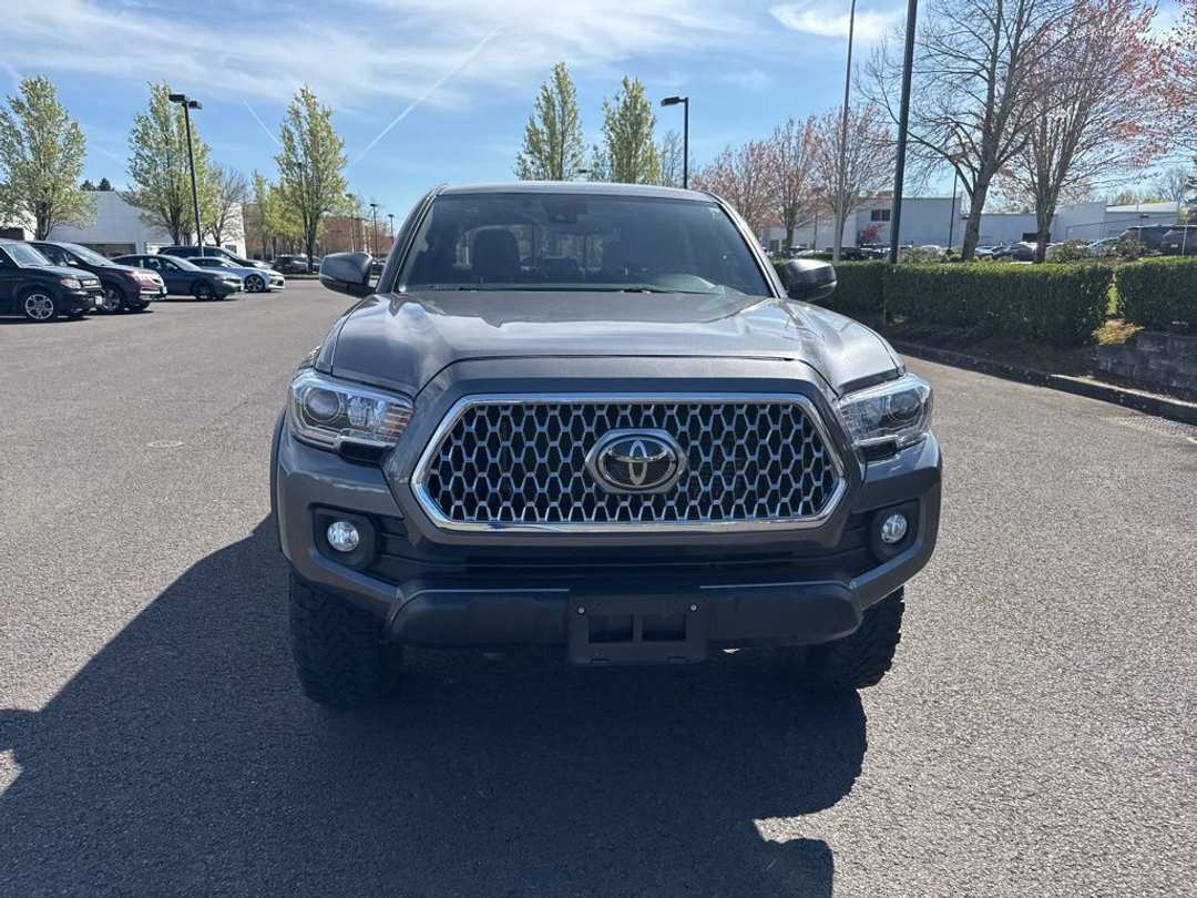 2018 Toyota Tacoma TRD OffRoad - Image 2