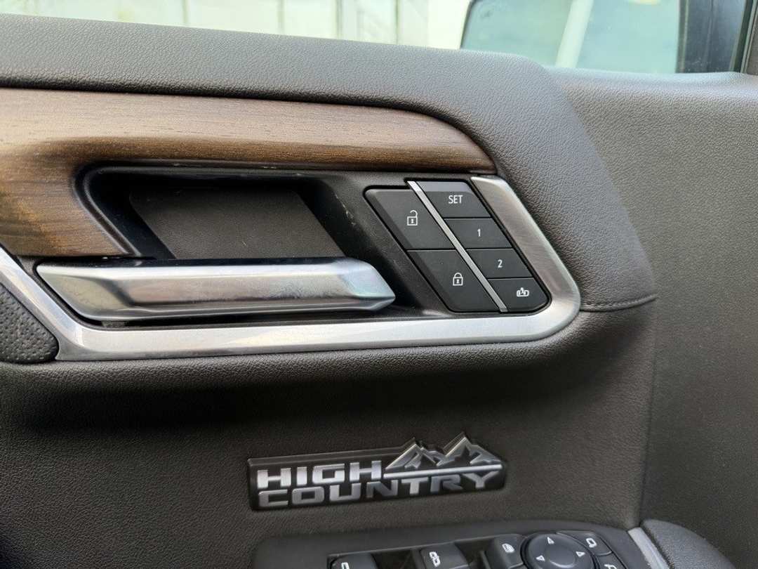 2025 Chevrolet Silverado 1500 High Country - Image 12