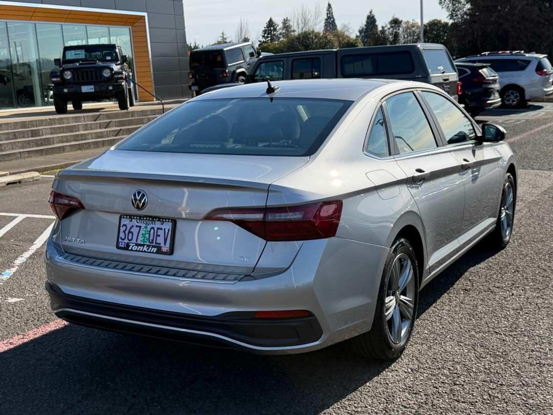 2024 Volkswagen Jetta 1.5T SE - Image 8