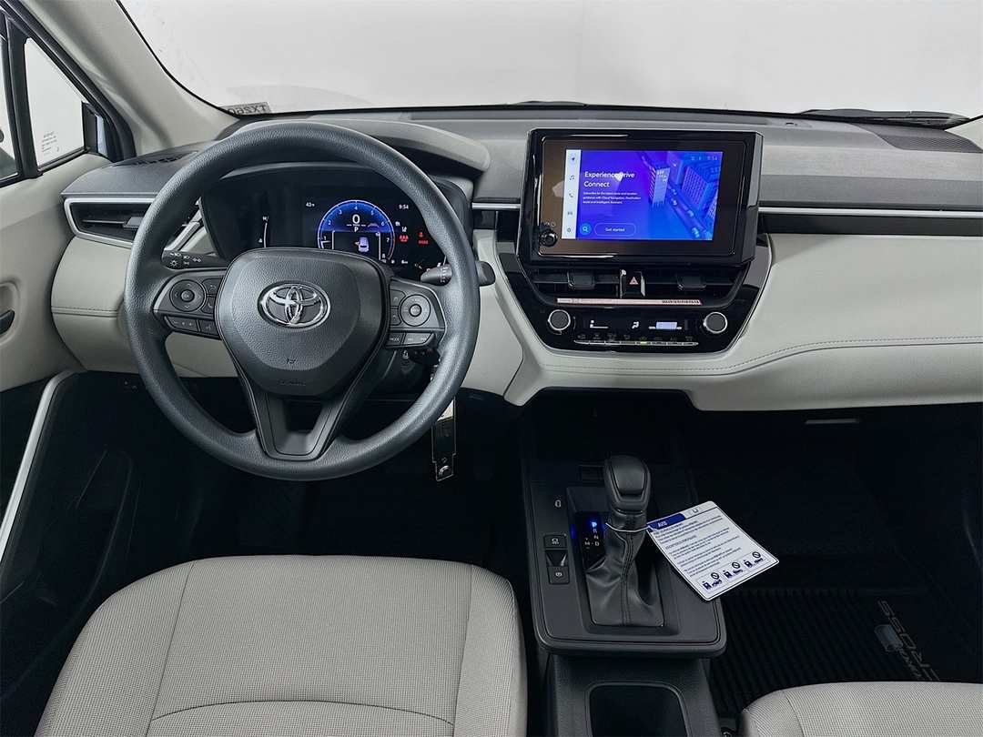 2026 Toyota Corolla Cross L - Image 21