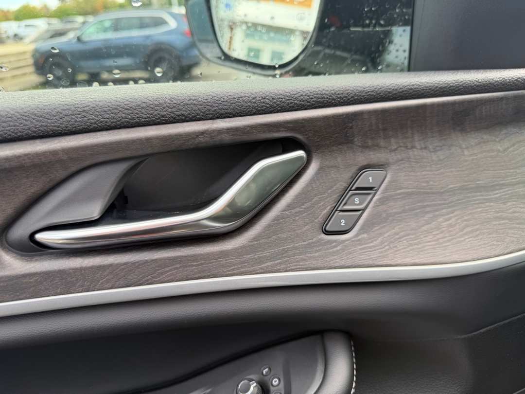 2025 Jeep Grand Cherokee L Limited - Image 14