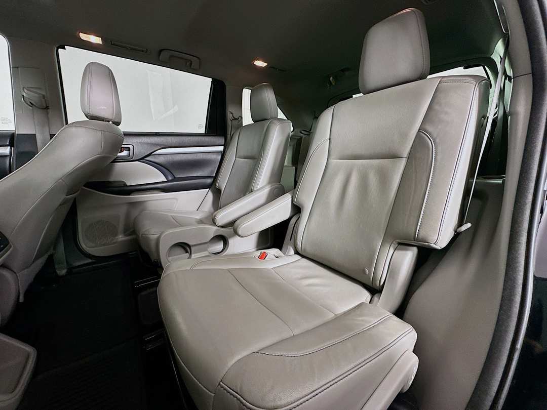 2015 Toyota Highlander XLE V6 - Image 26