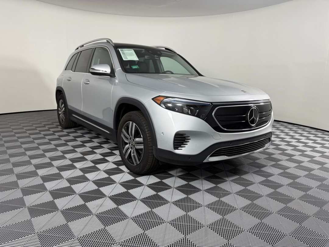 2023 Mercedes-Benz EQB 300 - Image 2