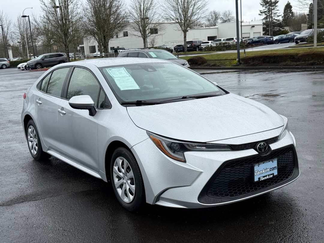 2022 Toyota Corolla LE - Image 2