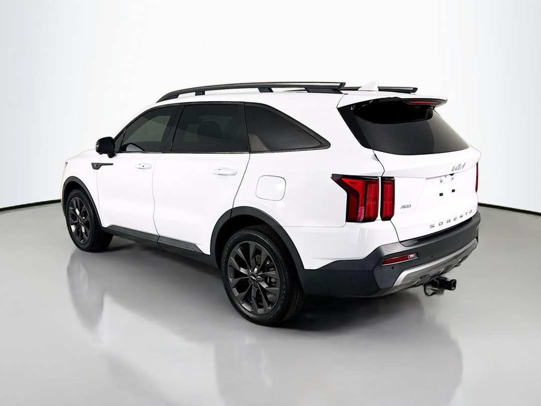2022 Kia Sorento XLine SX Prestige - Image 3