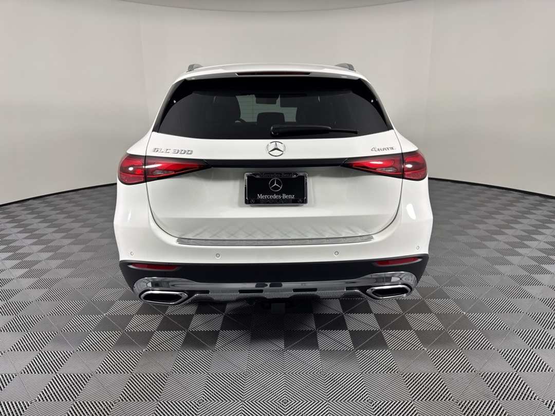 2026 Mercedes-Benz GLC GLC 300 - Image 5