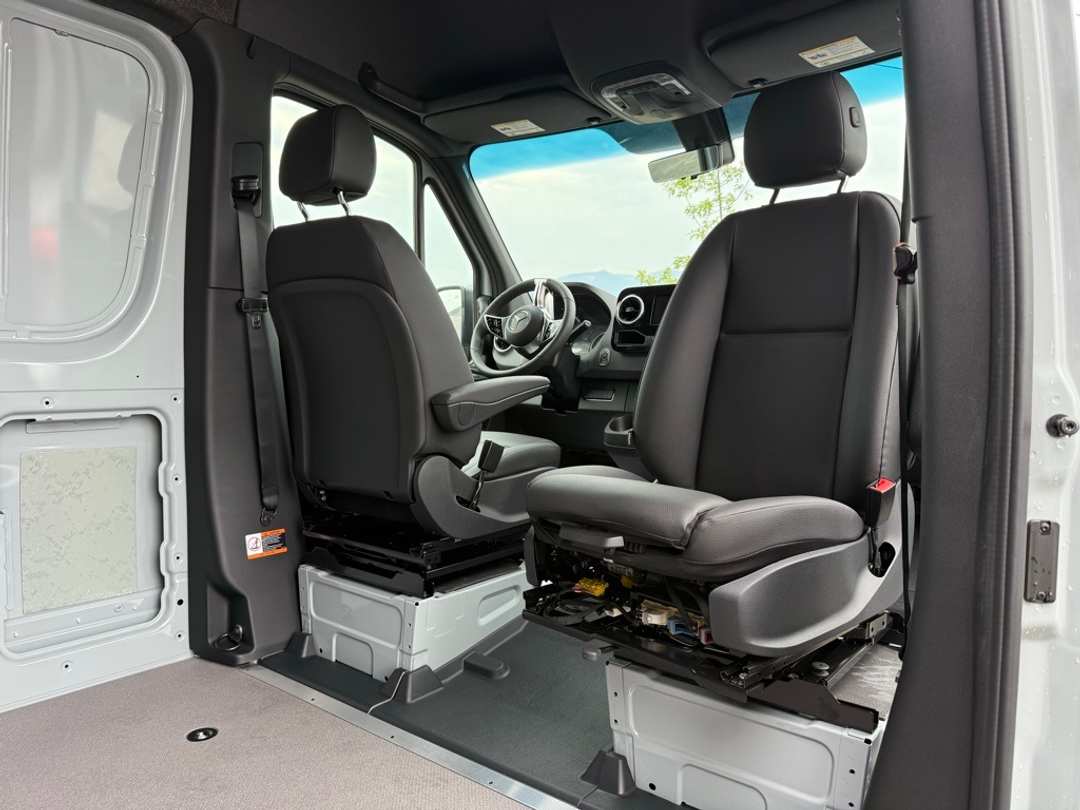 2025 Mercedes-Benz Sprinter 2500 Cargo 144 WB - Image 14