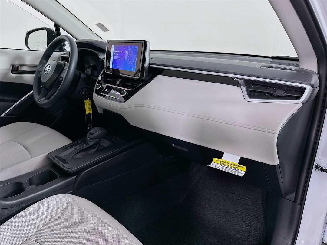 2026 Toyota Corolla Cross L - Image 28