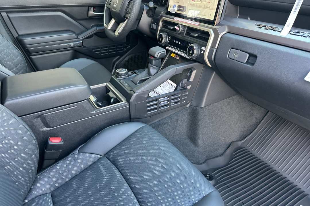 2025 Toyota Tacoma TRD OffRoad - Image 15