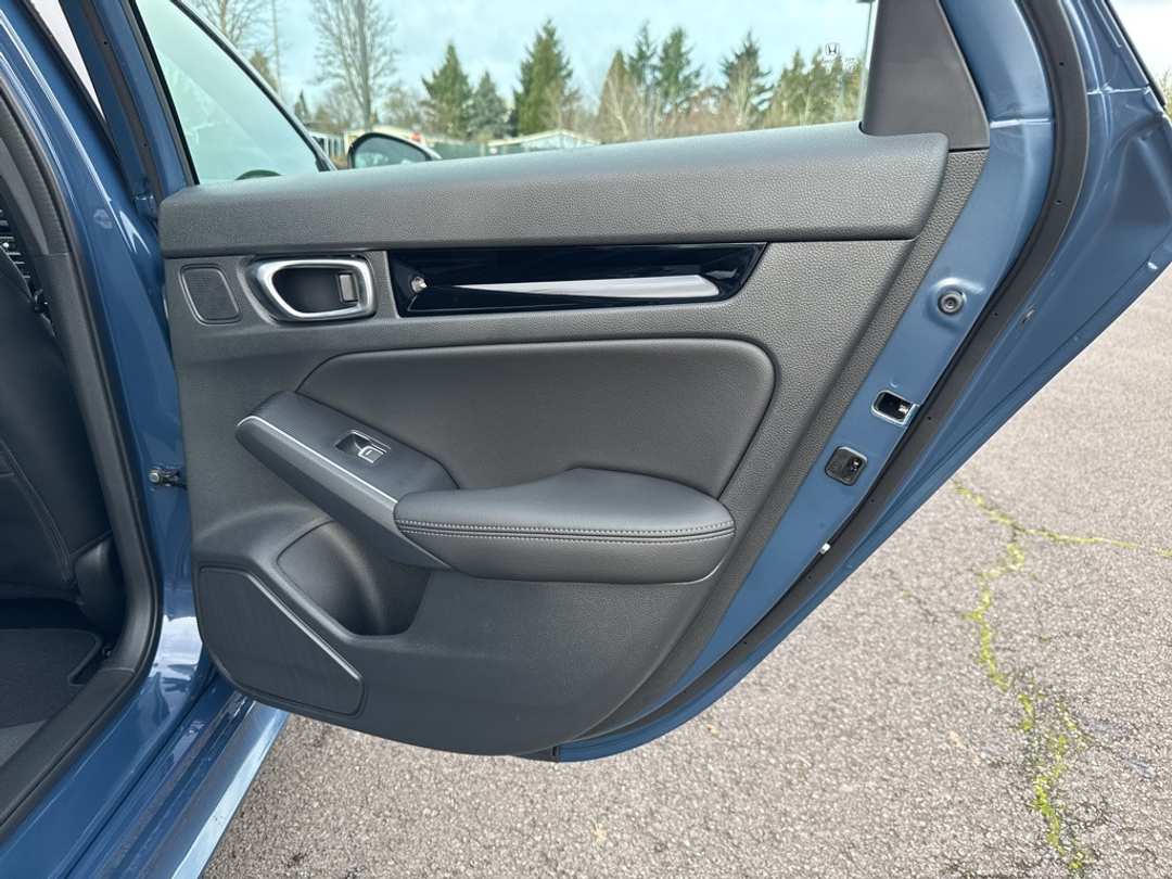 2026 Honda Civic Sport Touring - Image 17