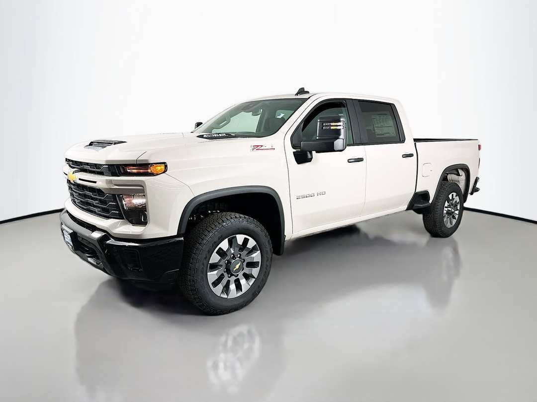 2026 Chevrolet Silverado 2500Hd Custom - Image 3