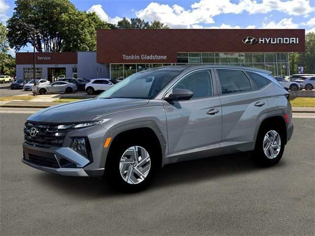 2026 Hyundai Tucson Blue SE - Image 2