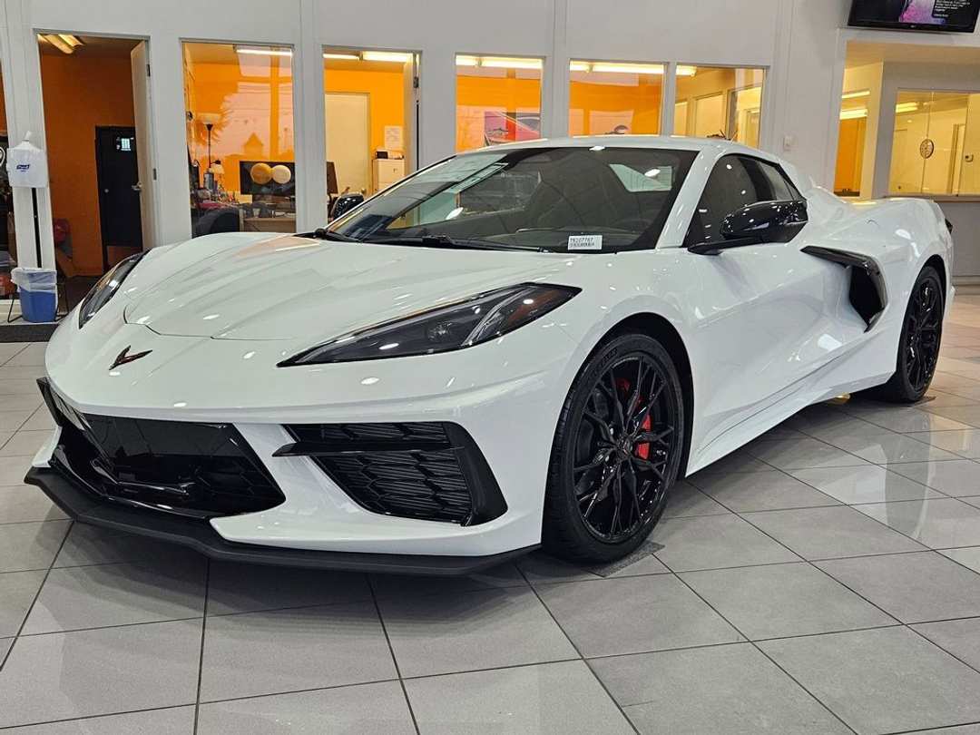 2026 Chevrolet Corvette Stingray - Image 2