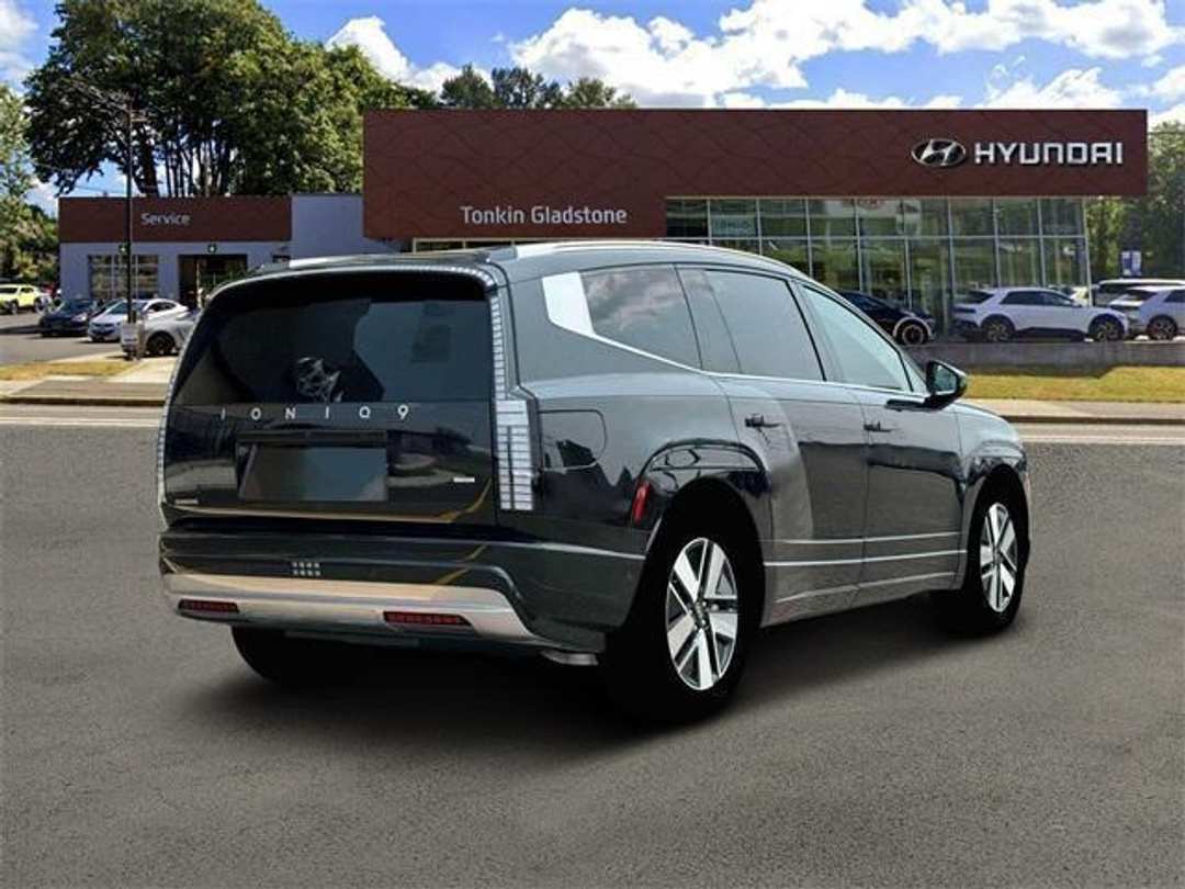 2026 Hyundai Ioniq 9 SEL - Image 7