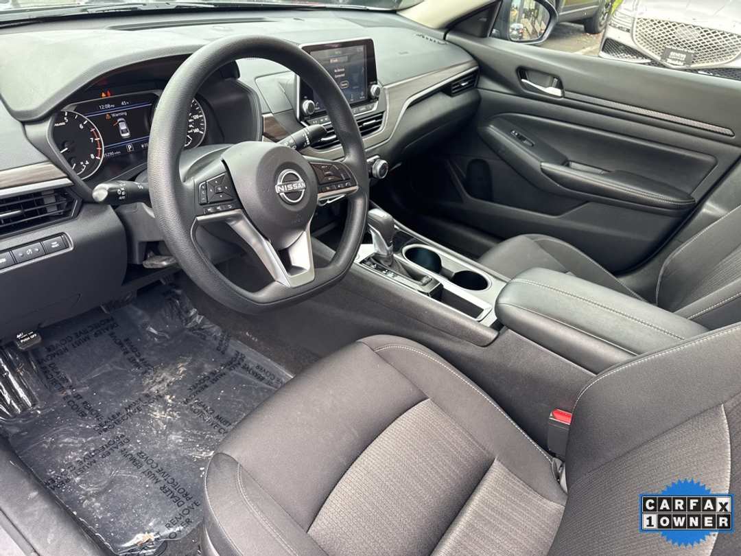 2024 Nissan Altima 2.5 SV - Image 4