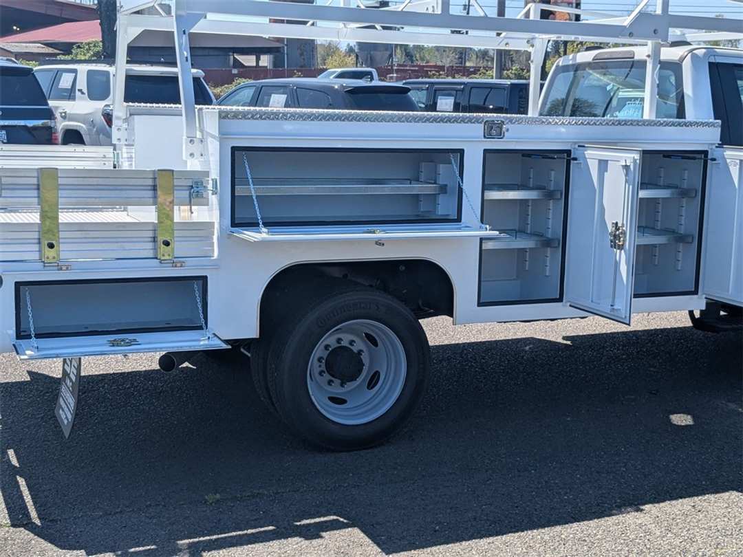 2024 Ford F-550Sd XL - Image 31