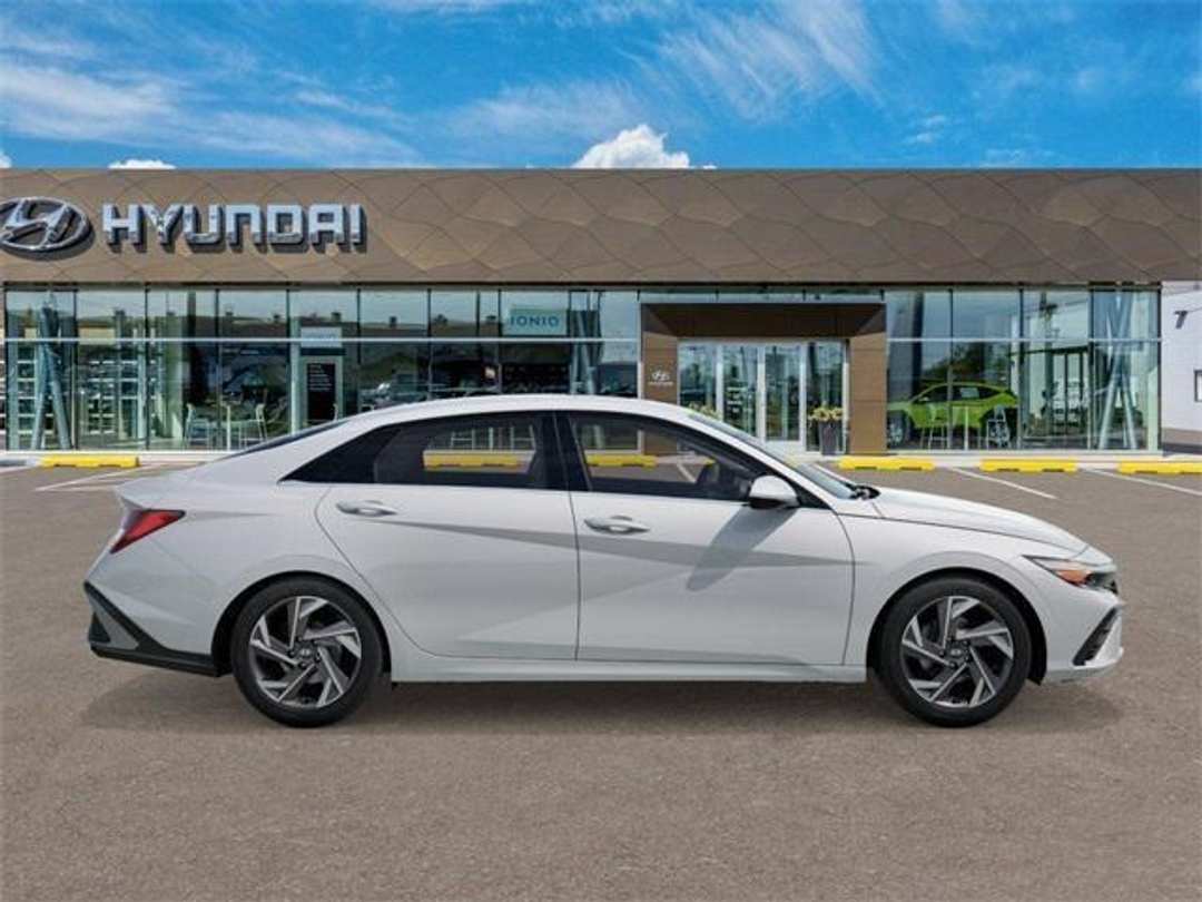 2026 Hyundai Elantra Limited - Image 7