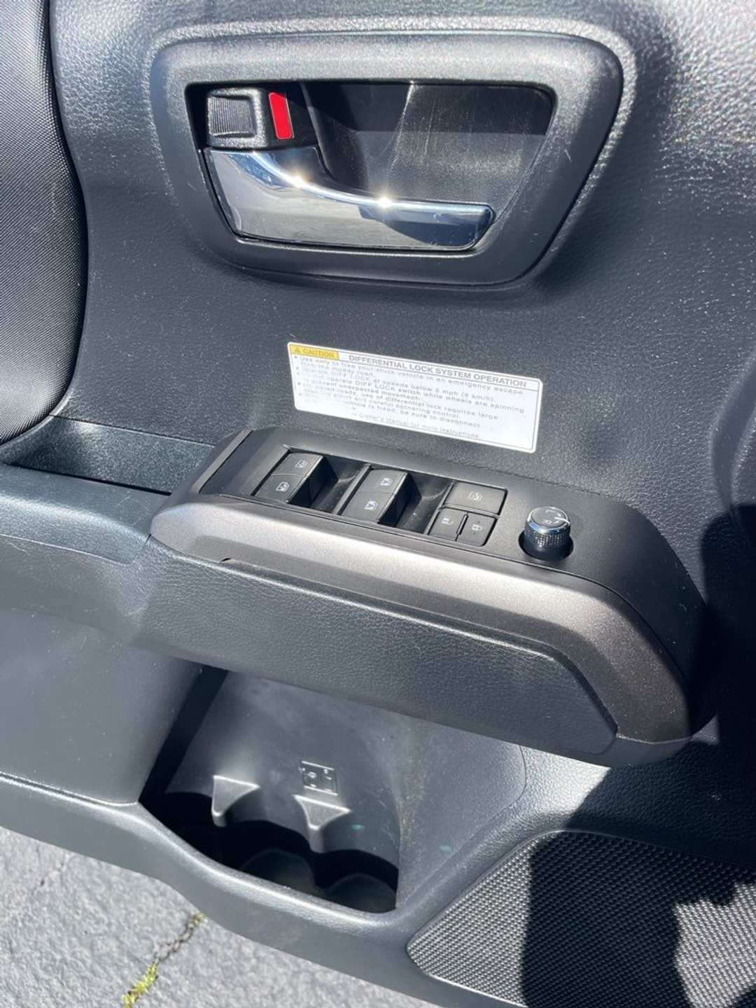 2018 Toyota Tacoma TRD OffRoad - Image 10