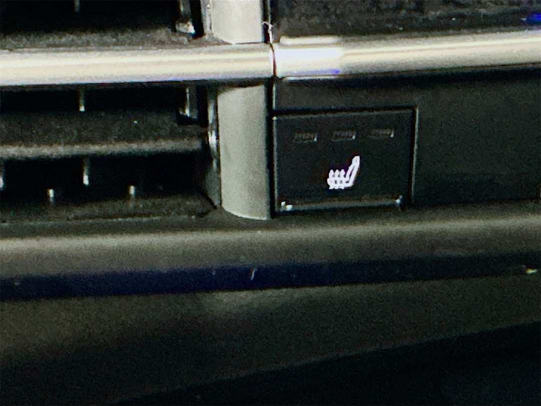 2025 Toyota Sienna XSE - Image 20