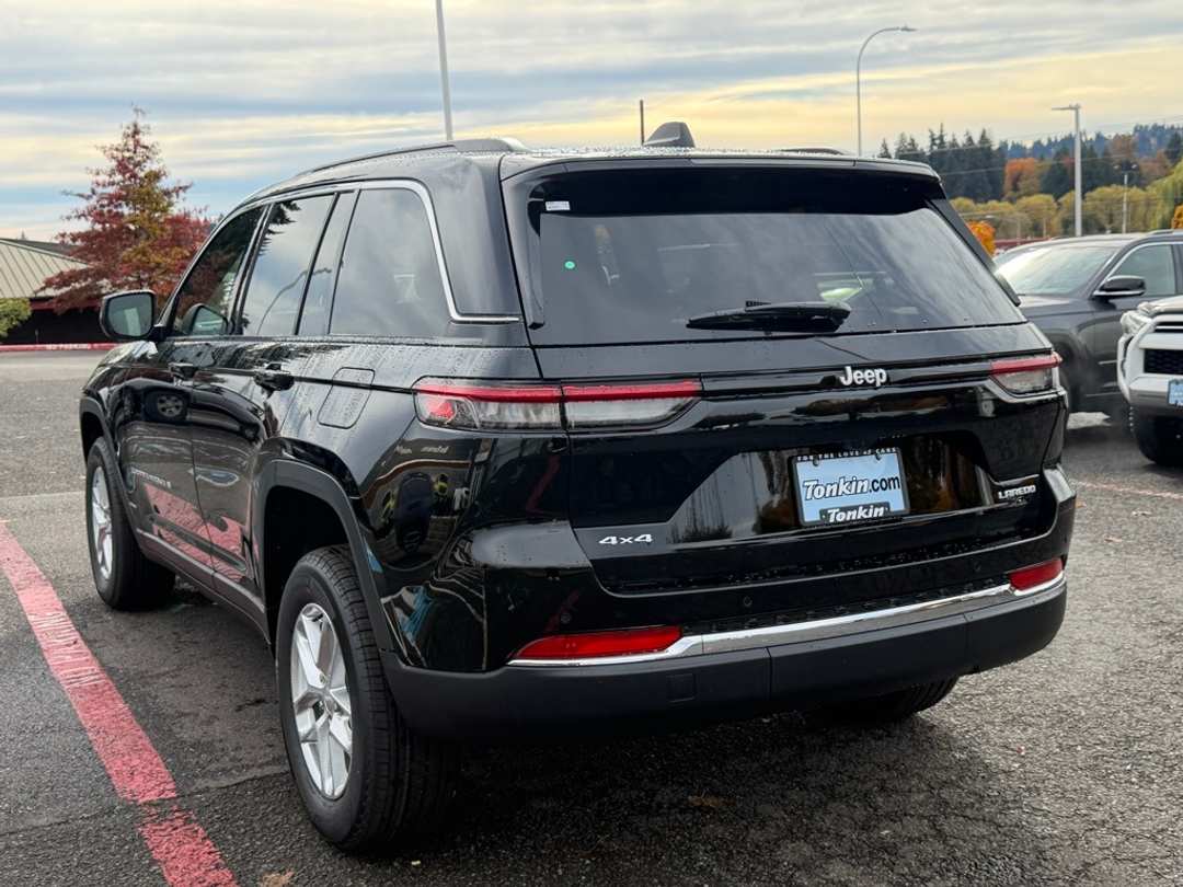 2025 Jeep Grand Cherokee Laredo X - Image 6