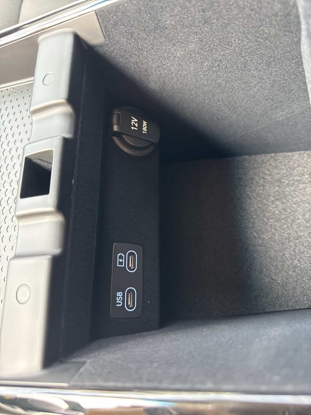 2026 Genesis Gv70 2.5T - Image 29