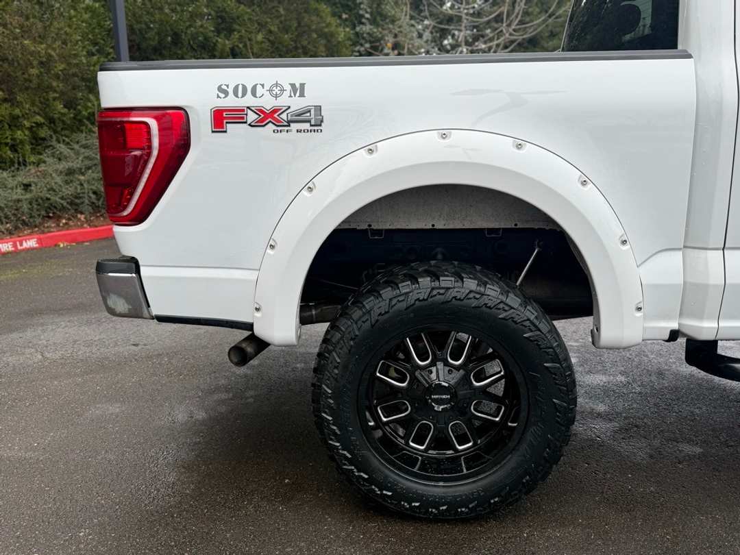 2023 Ford F-150 XLT - Image 17