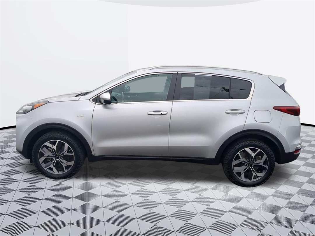 2021 Kia Sportage EX - Image 3