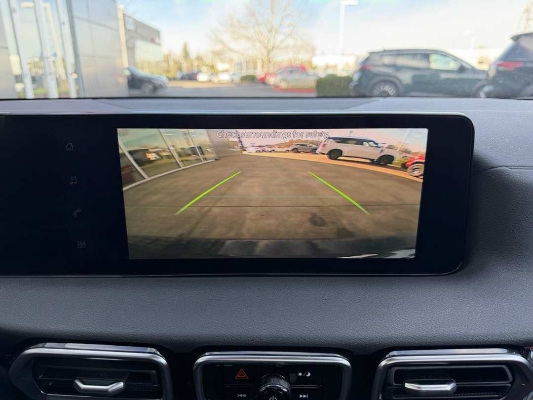 2026 Nissan Sentra SR - Image 20