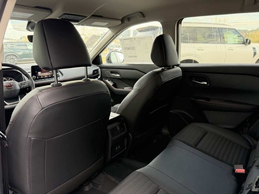 2026 Nissan Rogue Rock Creek - Image 30