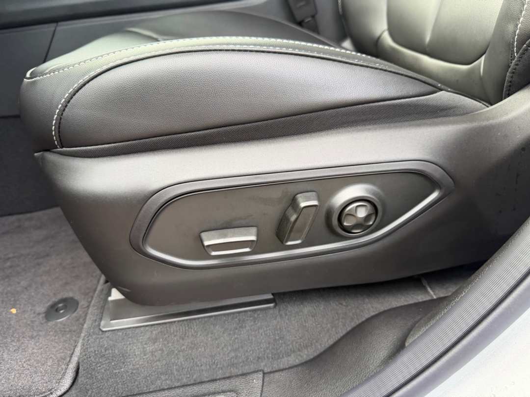 2025 Jeep Grand Cherokee L Limited - Image 15