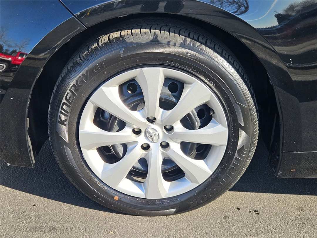 2024 Toyota Corolla LE - Image 37