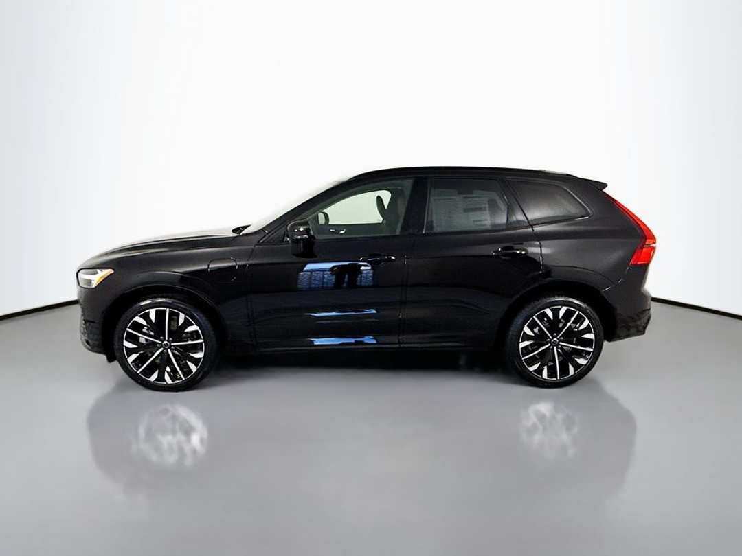 2026 Volvo Xc60 T8 Ultra - Image 2