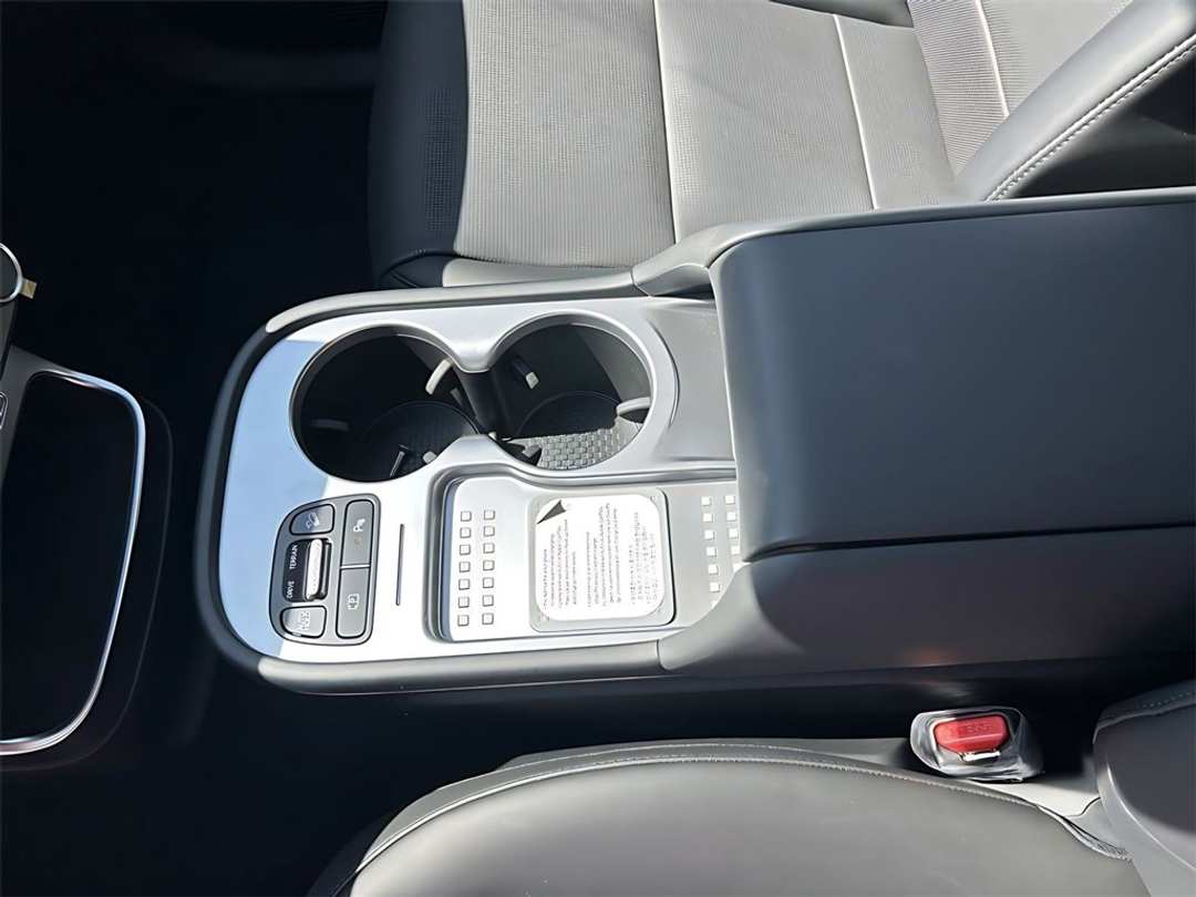 2026 Hyundai Ioniq 9 SEL - Image 18