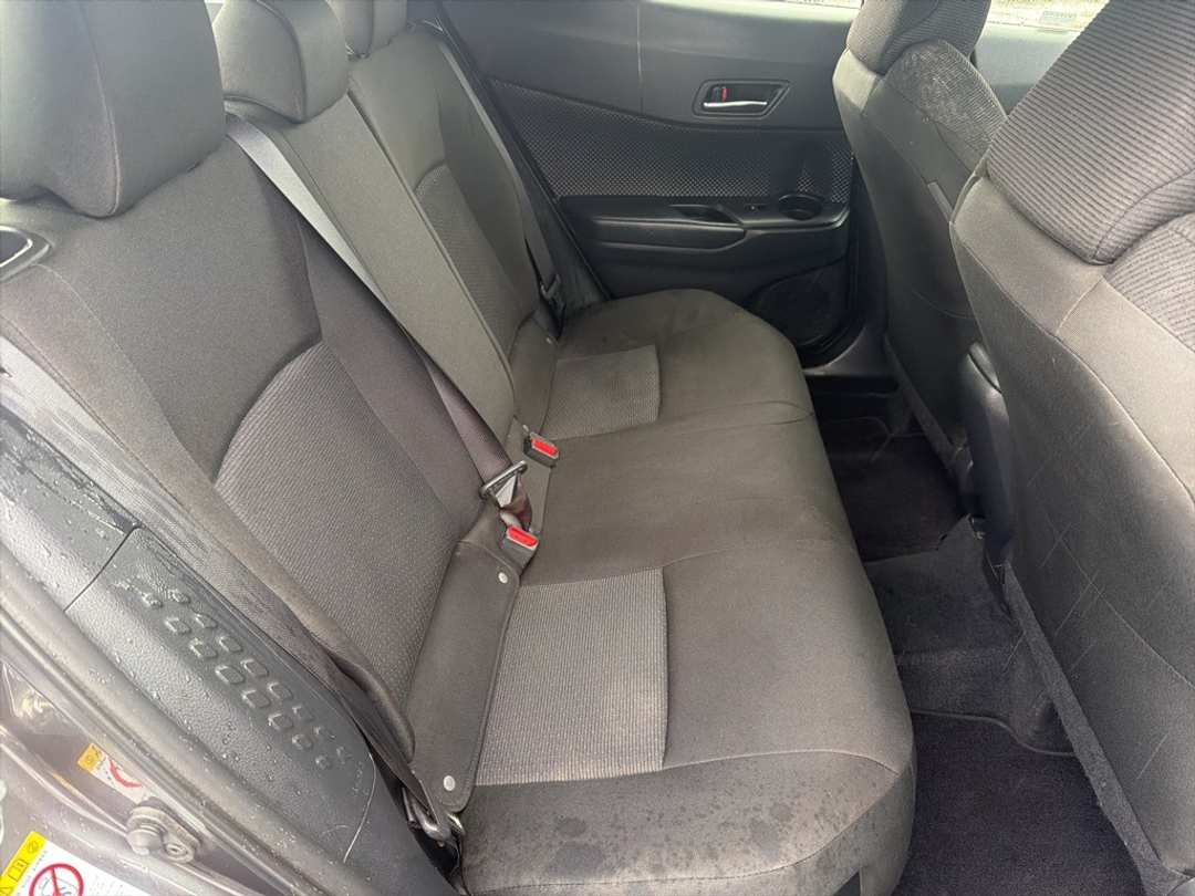 2019 Toyota C-Hr XLE - Image 21