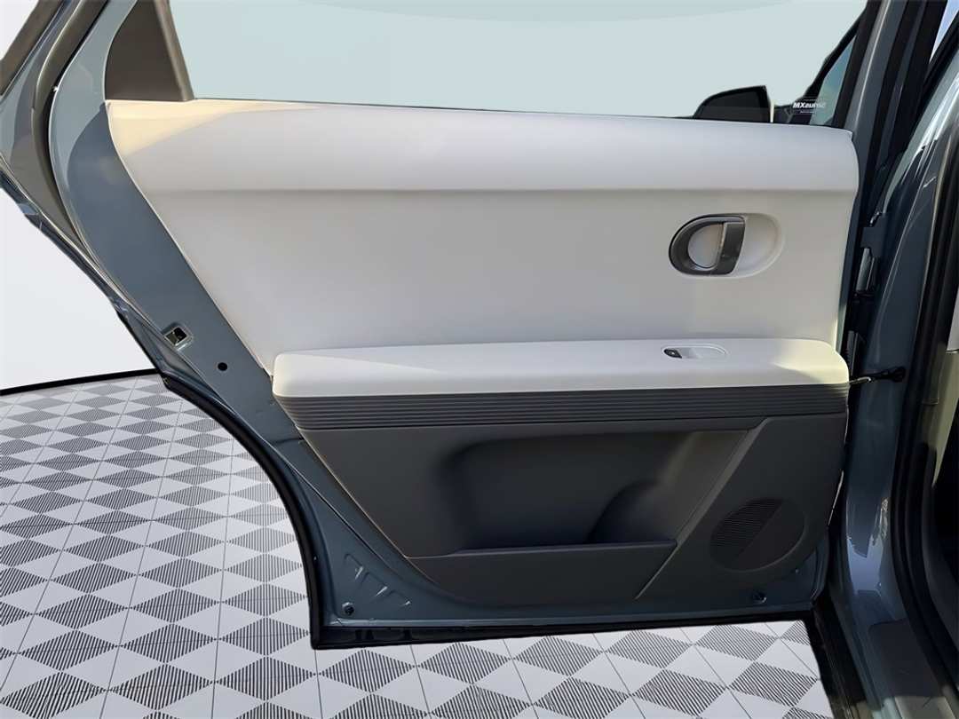 2026 Hyundai Ioniq 5 SEL - Image 28