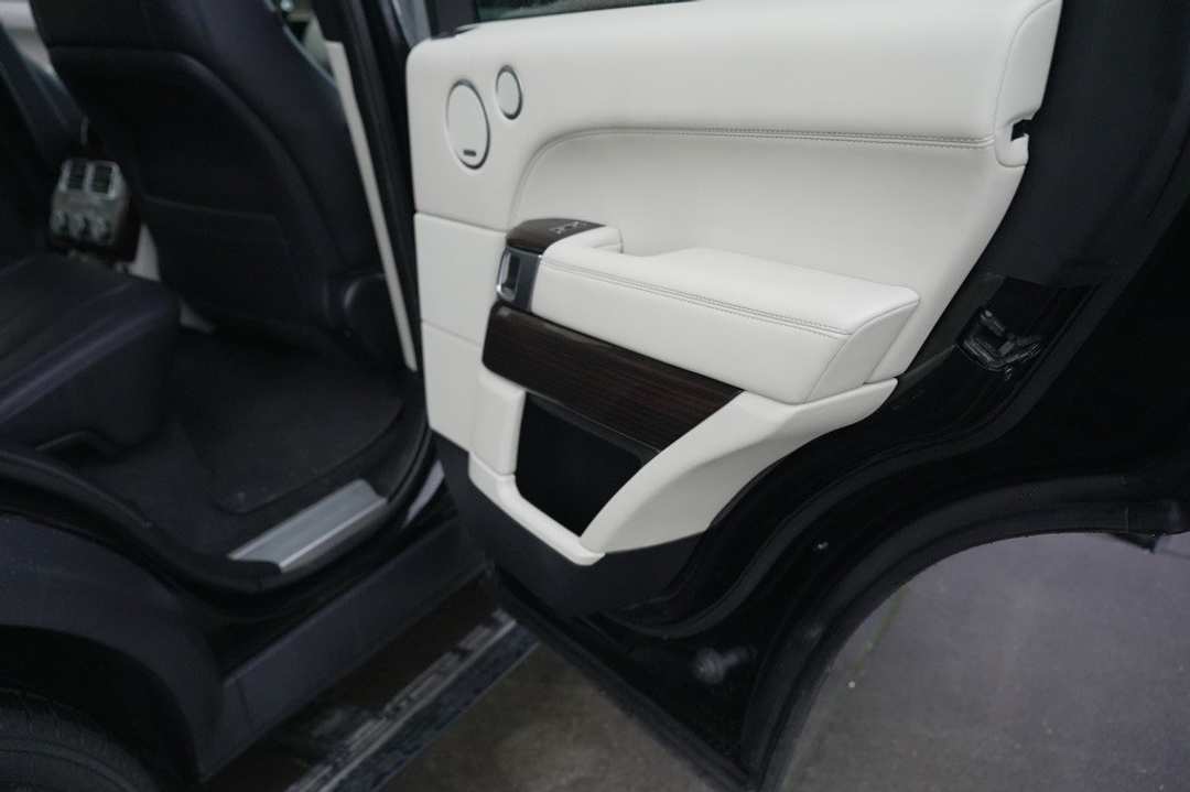 2015 Land Rover Range Rover 5.0L V8 Supercharged - Image 31